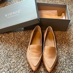 Vionic Noah Nude flats size 7 US